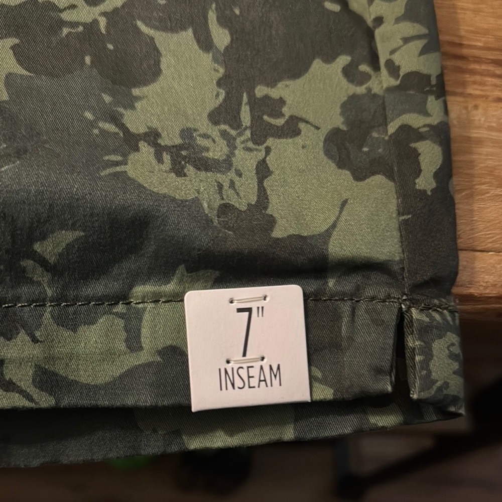 Lee Camouflage Women's Shorts NWT 14 - Picture 3 of 5